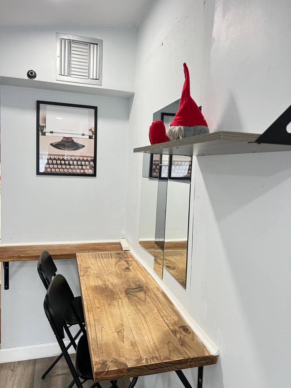 Work, Rest And Play: Wifi, Tv And Backyard Bliss Leilighet North Miami Beach Eksteriør bilde