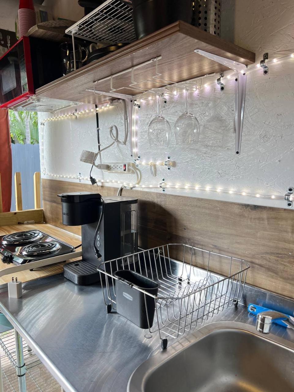 Work, Rest And Play: Wifi, Tv And Backyard Bliss Leilighet North Miami Beach Eksteriør bilde
