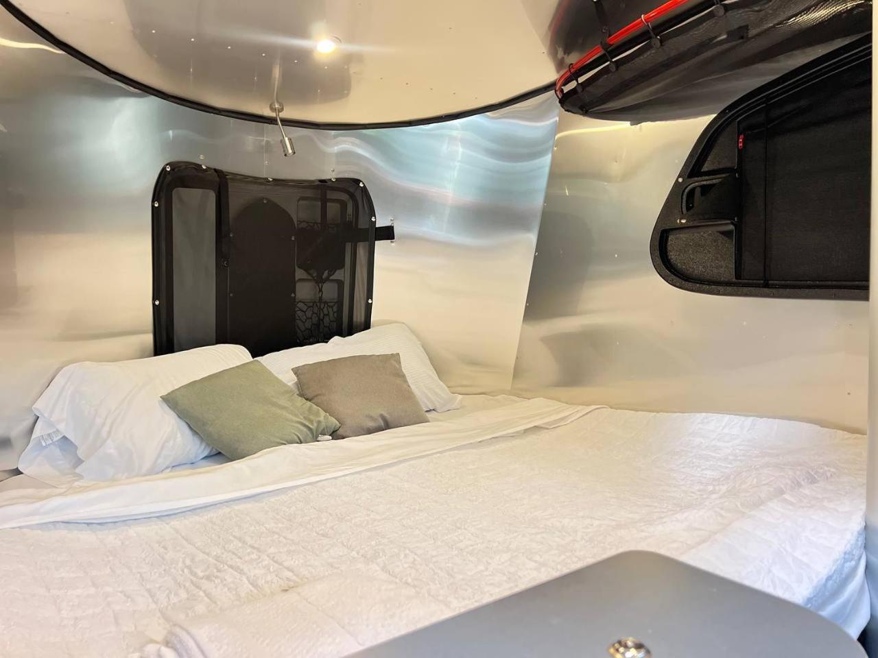 Work, Rest And Play: Wifi, Tv And Backyard Bliss Leilighet North Miami Beach Eksteriør bilde